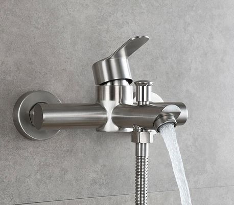 صنبور حمام من الفولاذ المقاوم للصدأ للرسم الحديث ليس من السهل الصدأ طويل الأمد